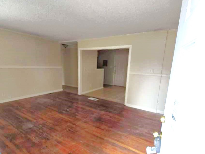 2226 Finchley Dr Living