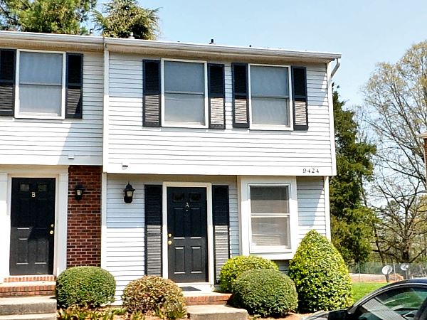 9424 Lexington Cir Exterior